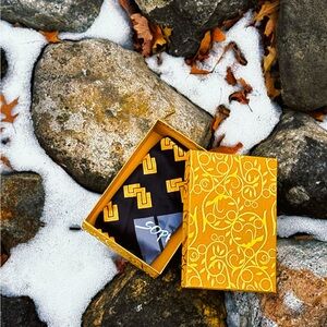 S.L.C ‘pot of gold’ Scarf